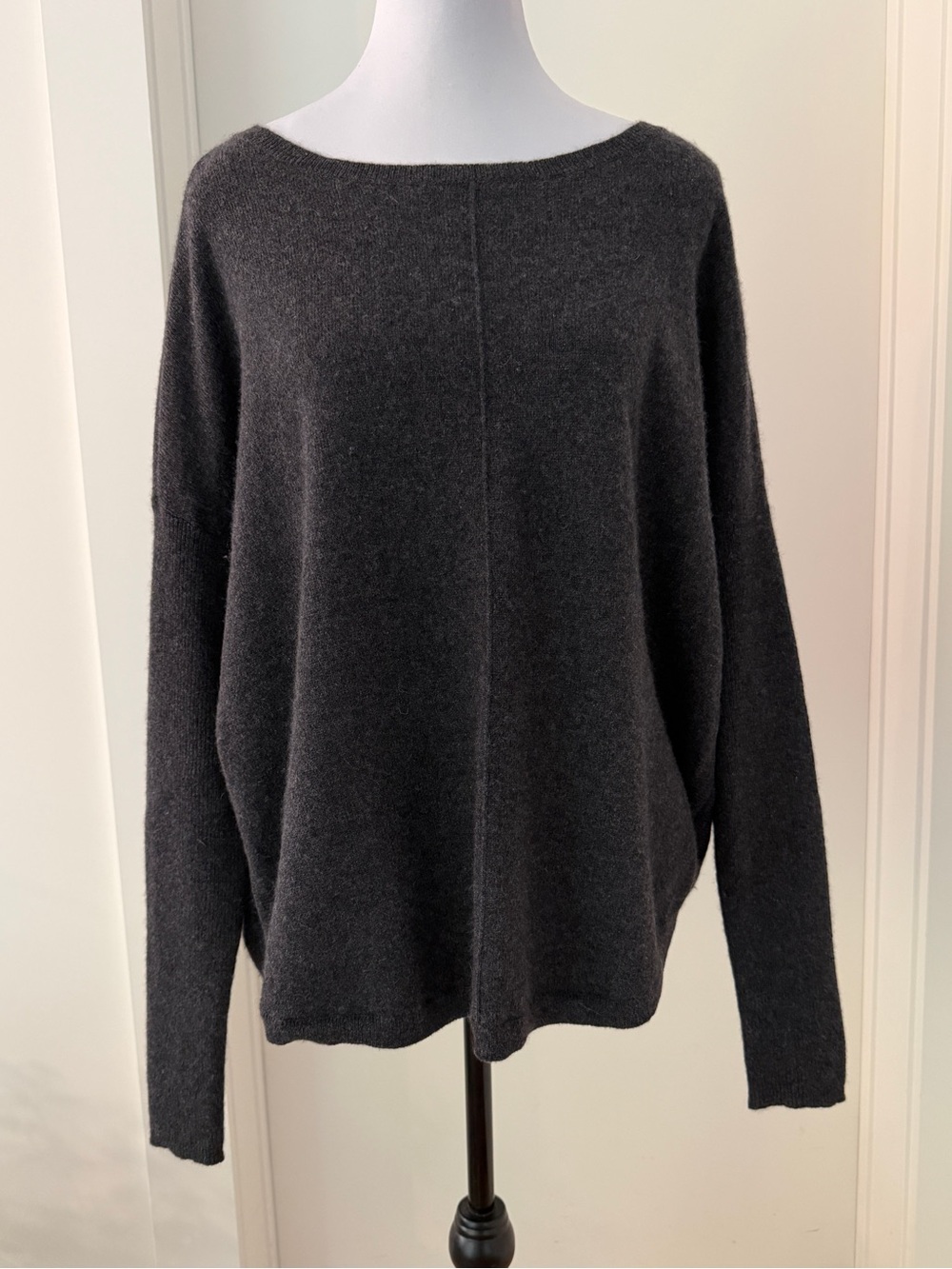 LORD & TAYLOR Cashmere Sweater Pullover Boat Neck Oversize Boxy Fit Quiet Luxury